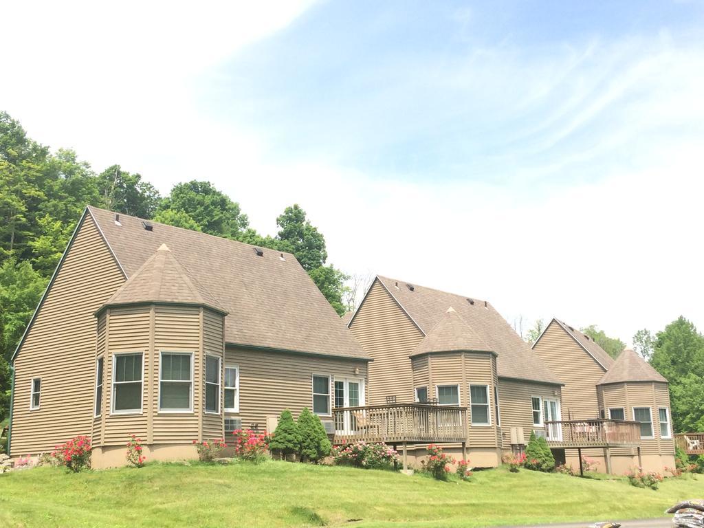 Spruce Hill Inn & Cottages Mansfield Exterior foto
